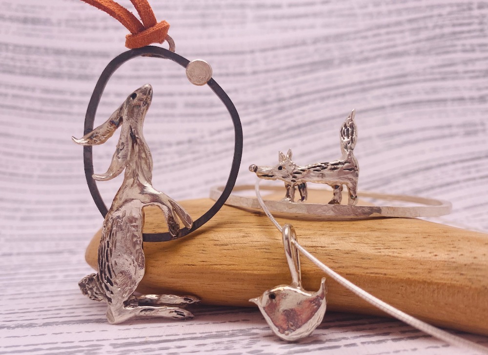 Shape Changing Hare, wren & fox